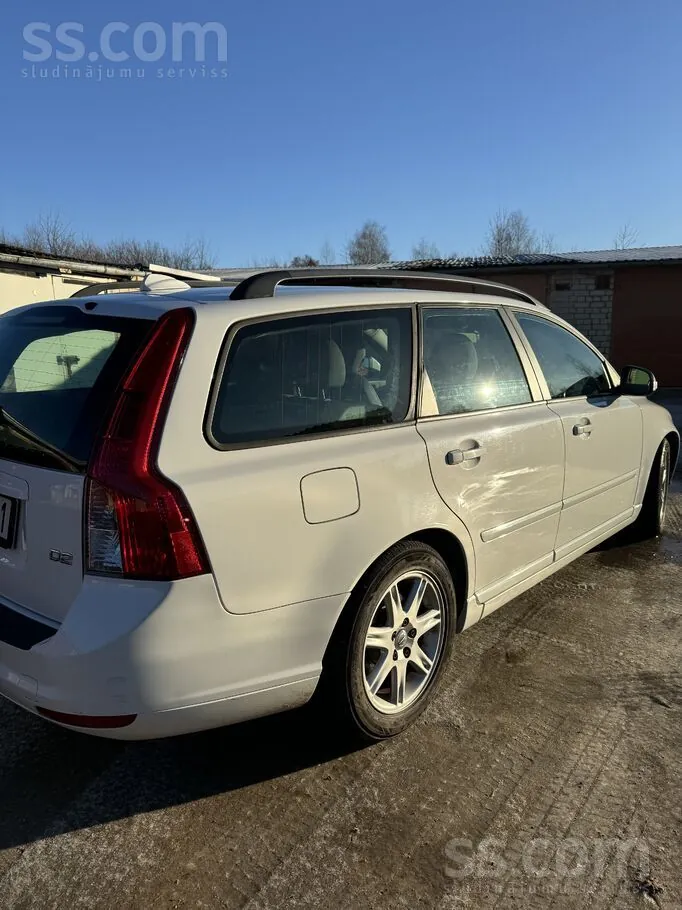 Volvo V50 2011 photo 5
