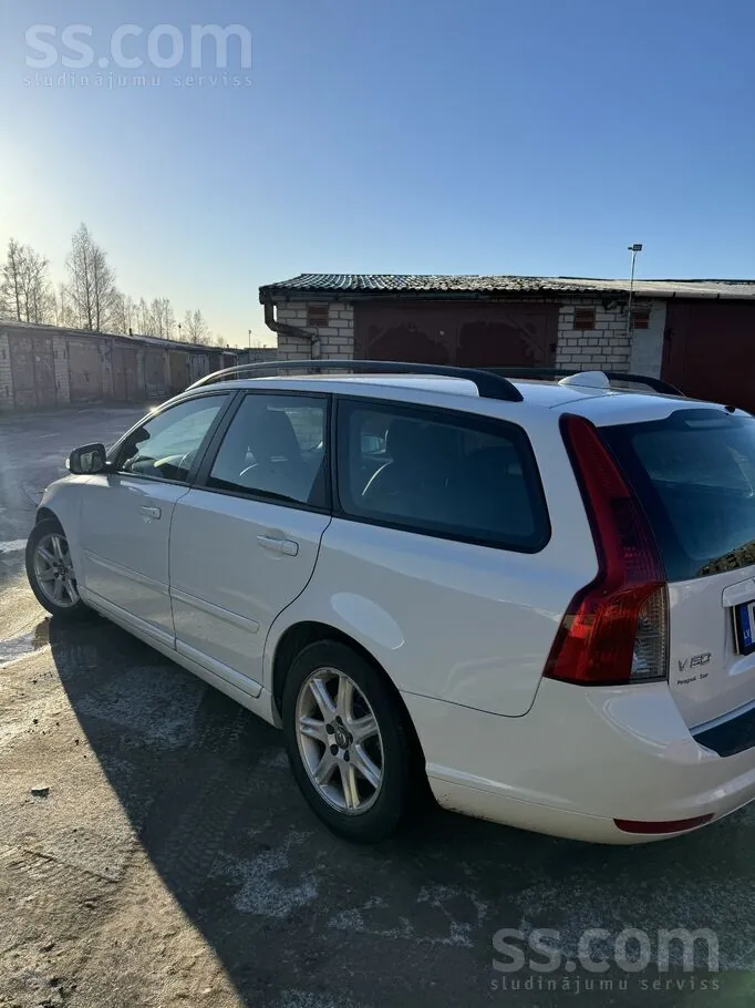 Volvo V50 2011 photo 4