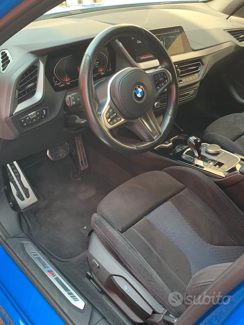 BMW 118I 2023 photo 4