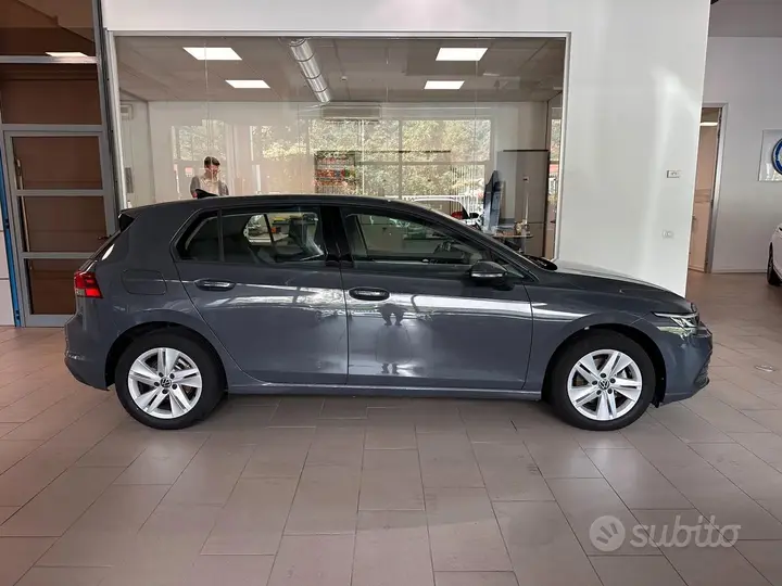 Volkswagen Golf 2022 photo 2
