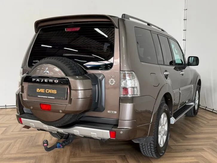 Mitsubishi Pajero 2012 photo 2