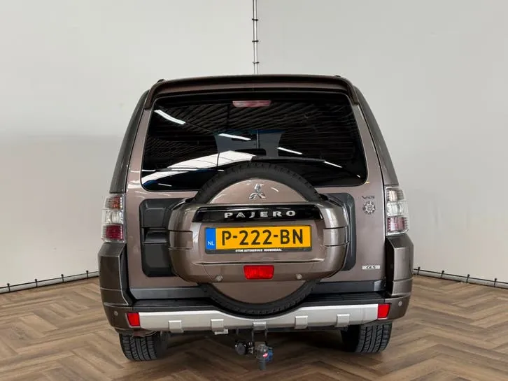 Mitsubishi Pajero 2012 photo 3