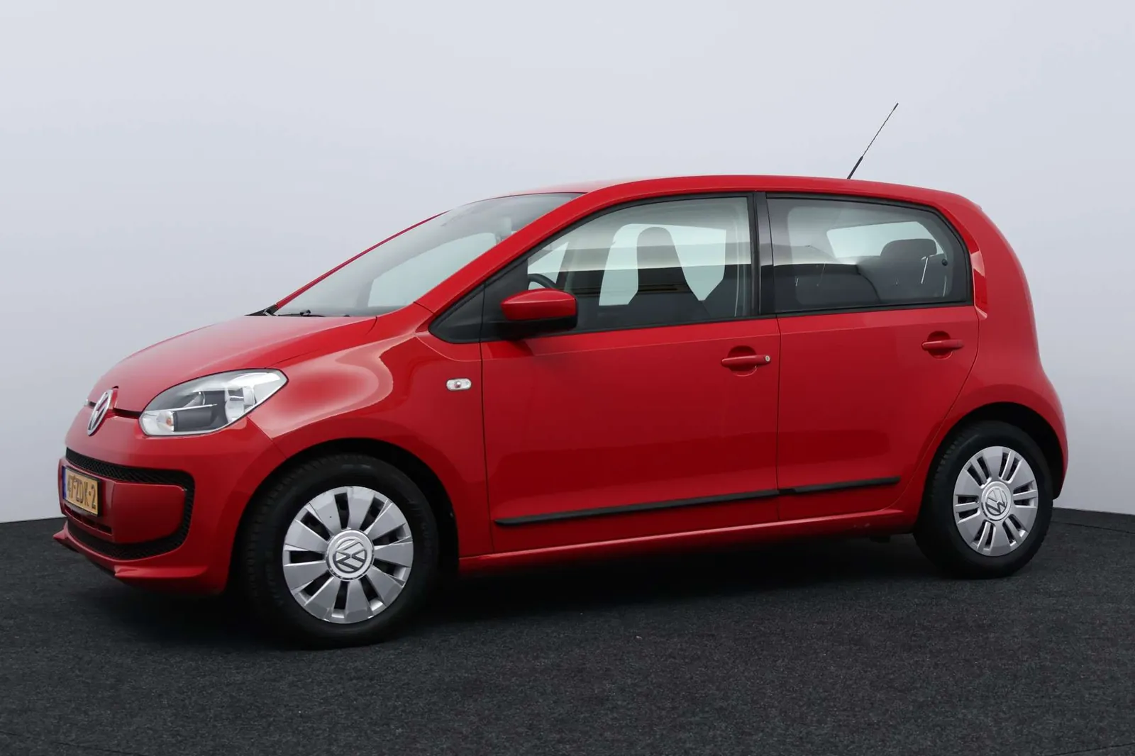 Volkswagen Up 2012 photo 3