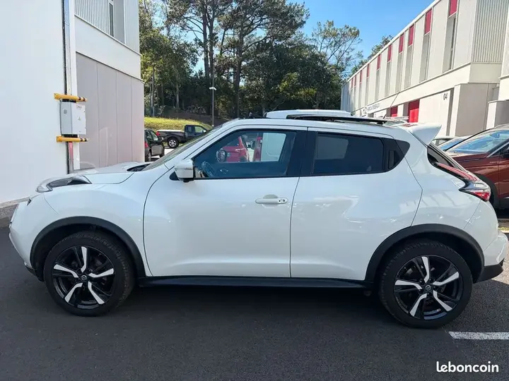 Nissan Juke 2015 photo 2