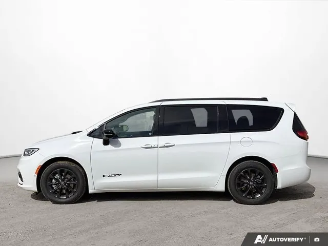 Chrysler Pacifica 2026 photo 2