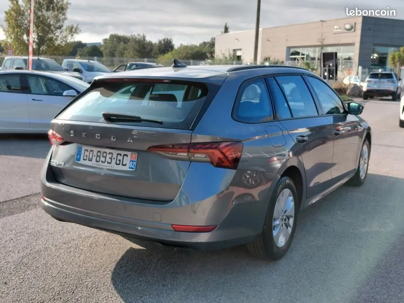 Skoda Octavia 2023 photo 5