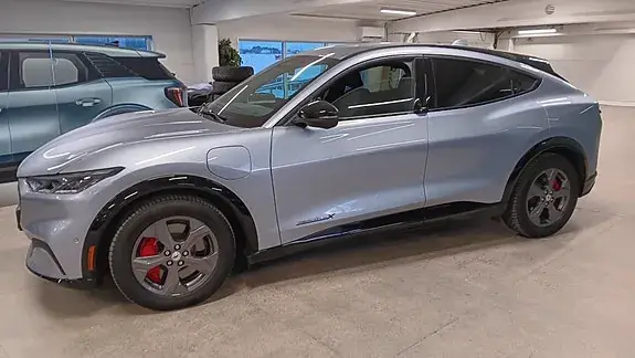 Ford Mustang Mach-E 2022 photo 2