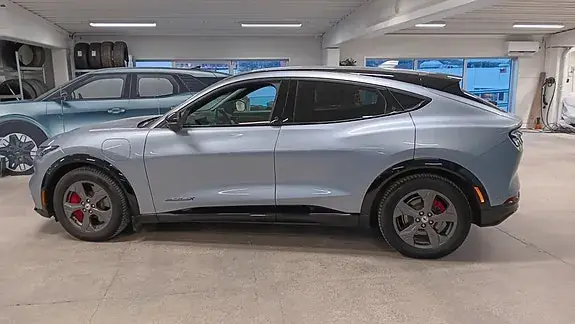 Ford Mustang Mach-E 2022 photo 3