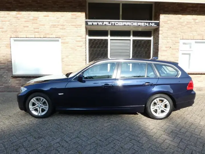 BMW 3 Series 2008 photo 2