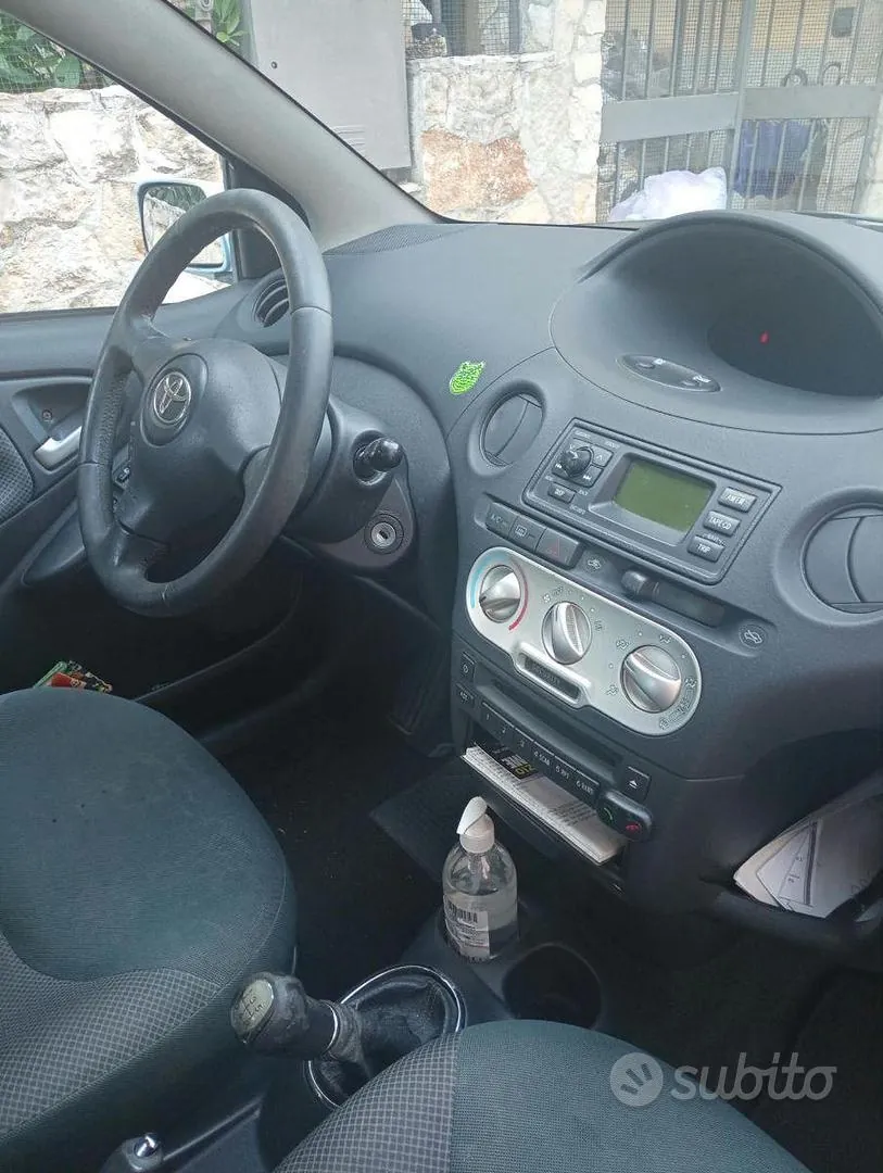 Toyota Yaris 2005 photo 5