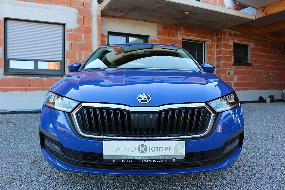 Skoda Octavia 2023 photo 3
