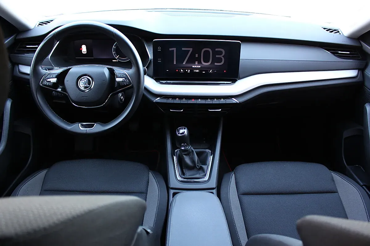 Skoda Octavia 2023 photo 2
