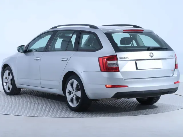 Skoda Octavia Combi 2014 photo 3