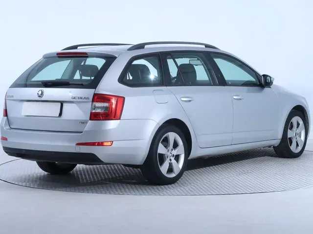 Skoda Octavia Combi 2014 photo 4