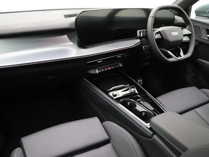 Audi Q3 2026 photo 2