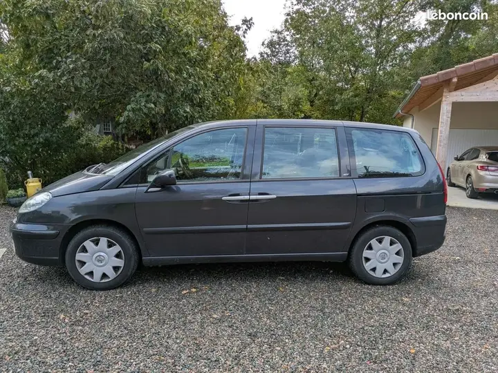 Peugeot 807 2006 photo 2
