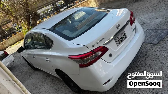 Nissan Altima 2012 photo 2