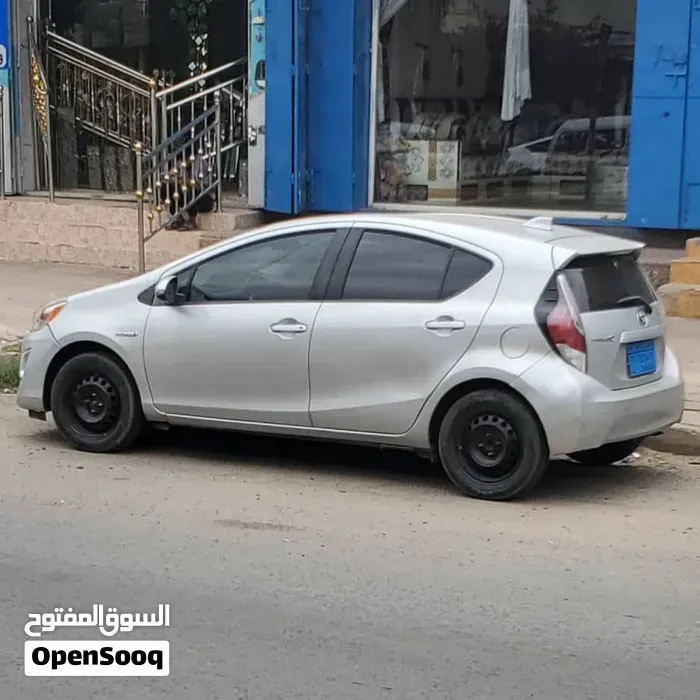 Toyota Prius C 2014 photo 5