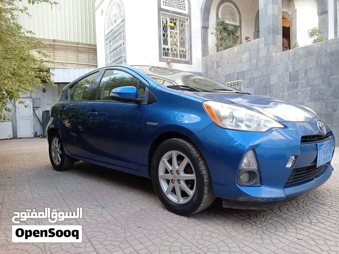 Toyota Prius C 2014 photo 3