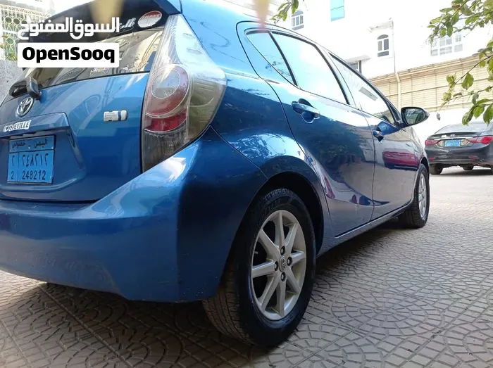 Toyota Prius C 2014 photo 4