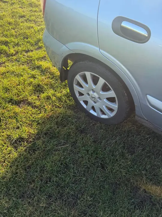 Nissan Almera 2005 photo 5