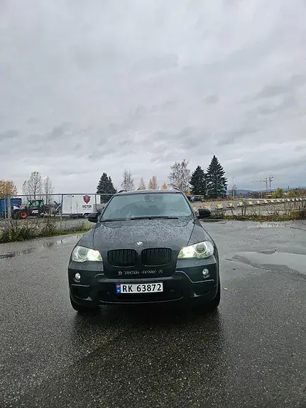 BMW X5 2010 photo 2