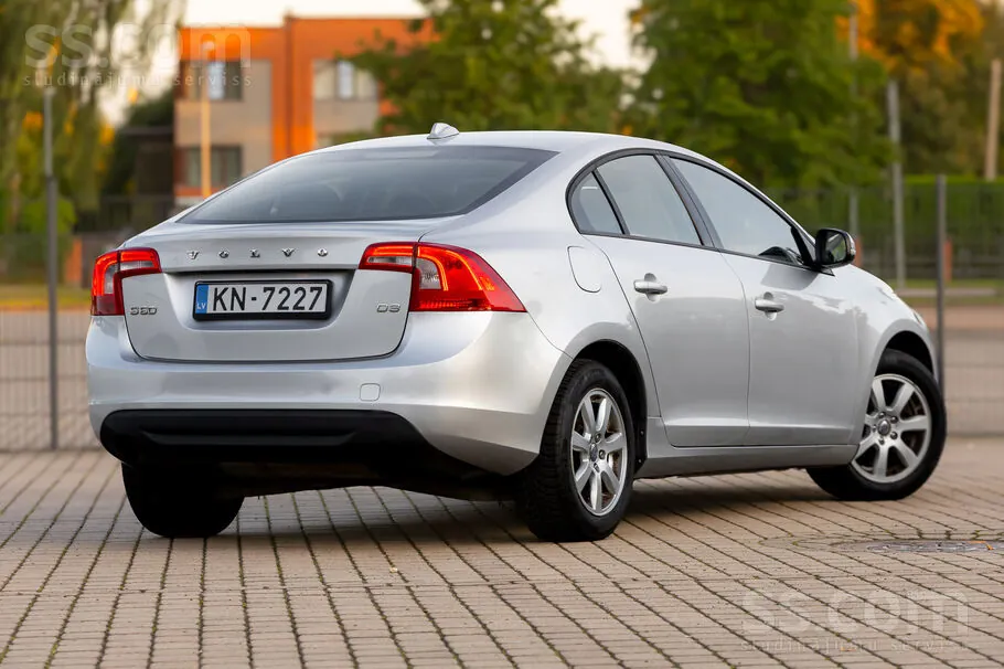 Volvo S60 2010 photo 3