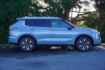 Mitsubishi Outlander 2026 photo 3