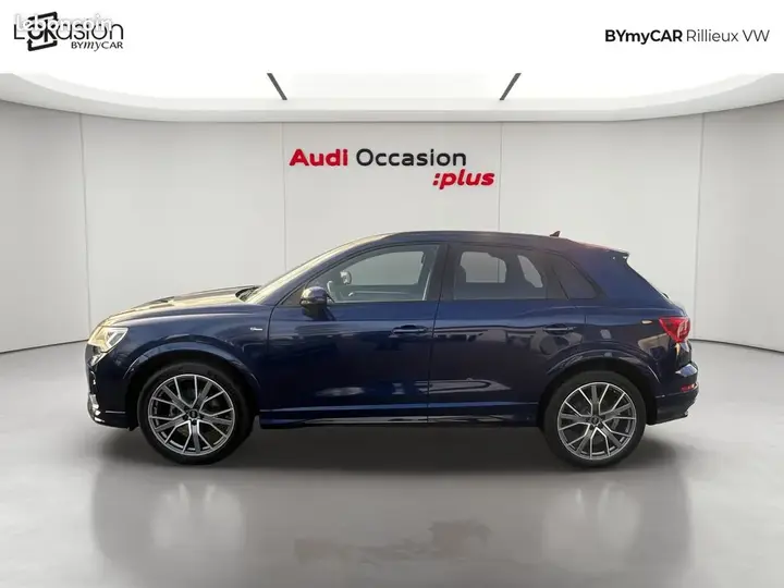 Audi Q3 2022 photo 2