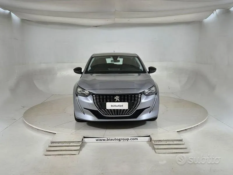 Peugeot 208 2021 photo 2