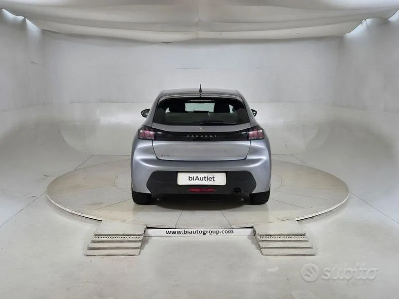 Peugeot 208 2021 photo 3