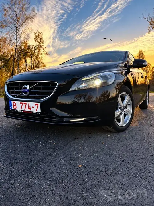 Volvo V40