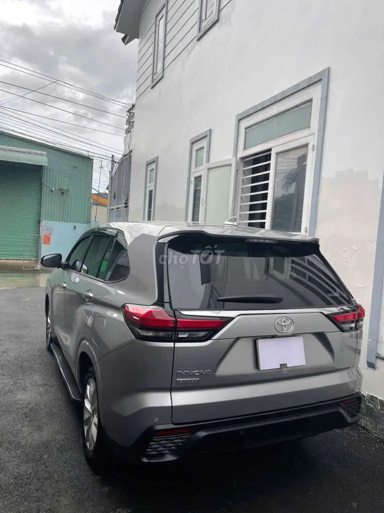 Toyota Innova Cross 2024 photo 4