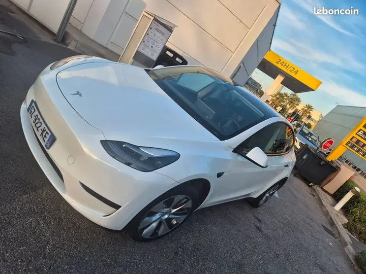 Tesla Model Y 2024 photo 3