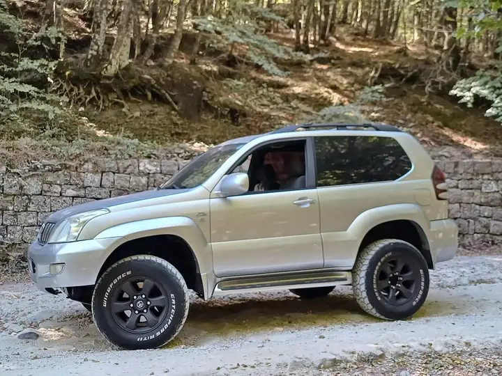 Toyota Land Cruiser 2003 photo 2