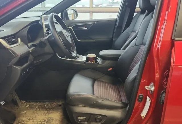 Toyota Rav4 2025 photo 3