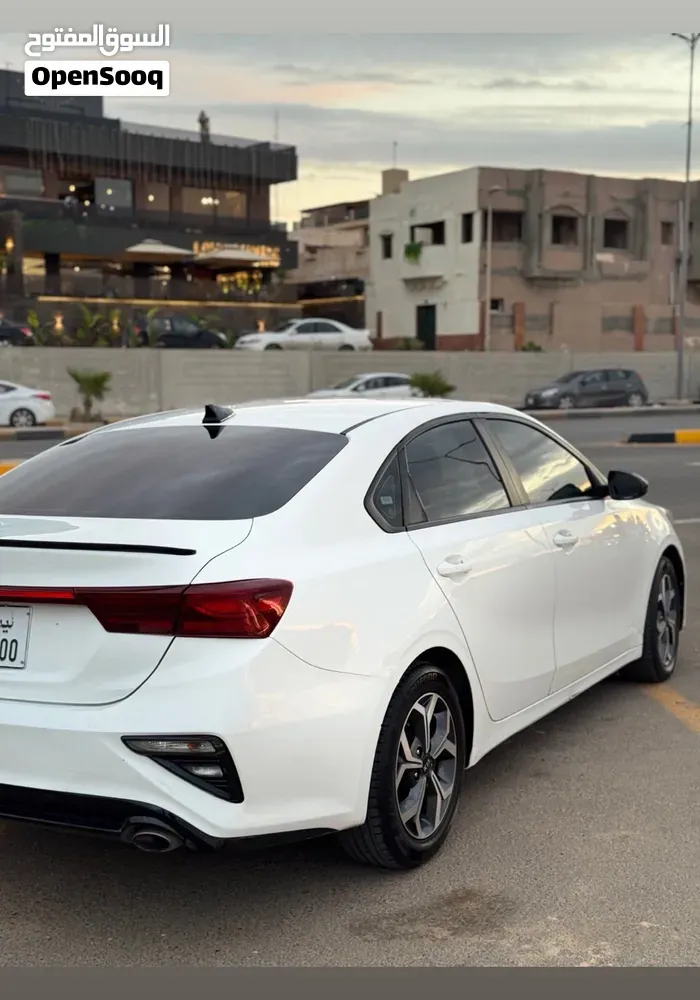 Kia Forte 2019 photo 3