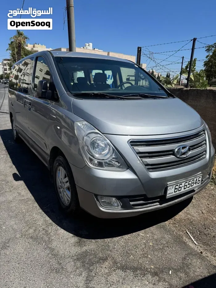 Hyundai H1 2012 photo 2