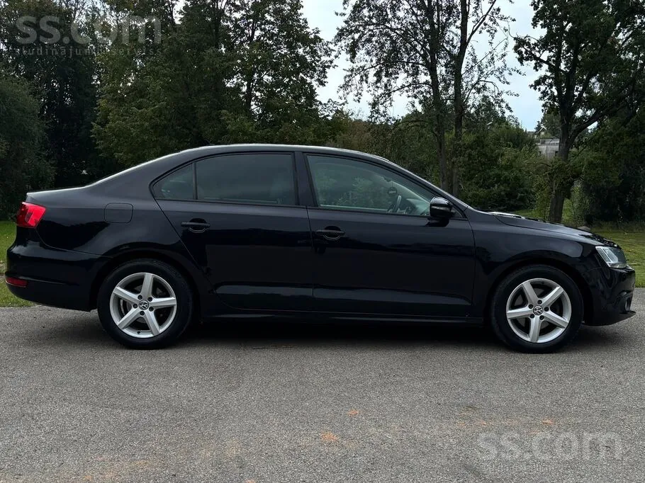 Volkswagen Jetta 2012 photo 4