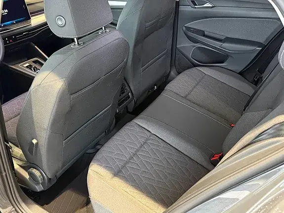 Volkswagen Golf I 2026 photo 4