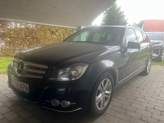 Mercedes-Benz C200 2014 photo 2