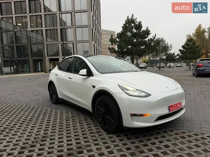 Tesla Model Y