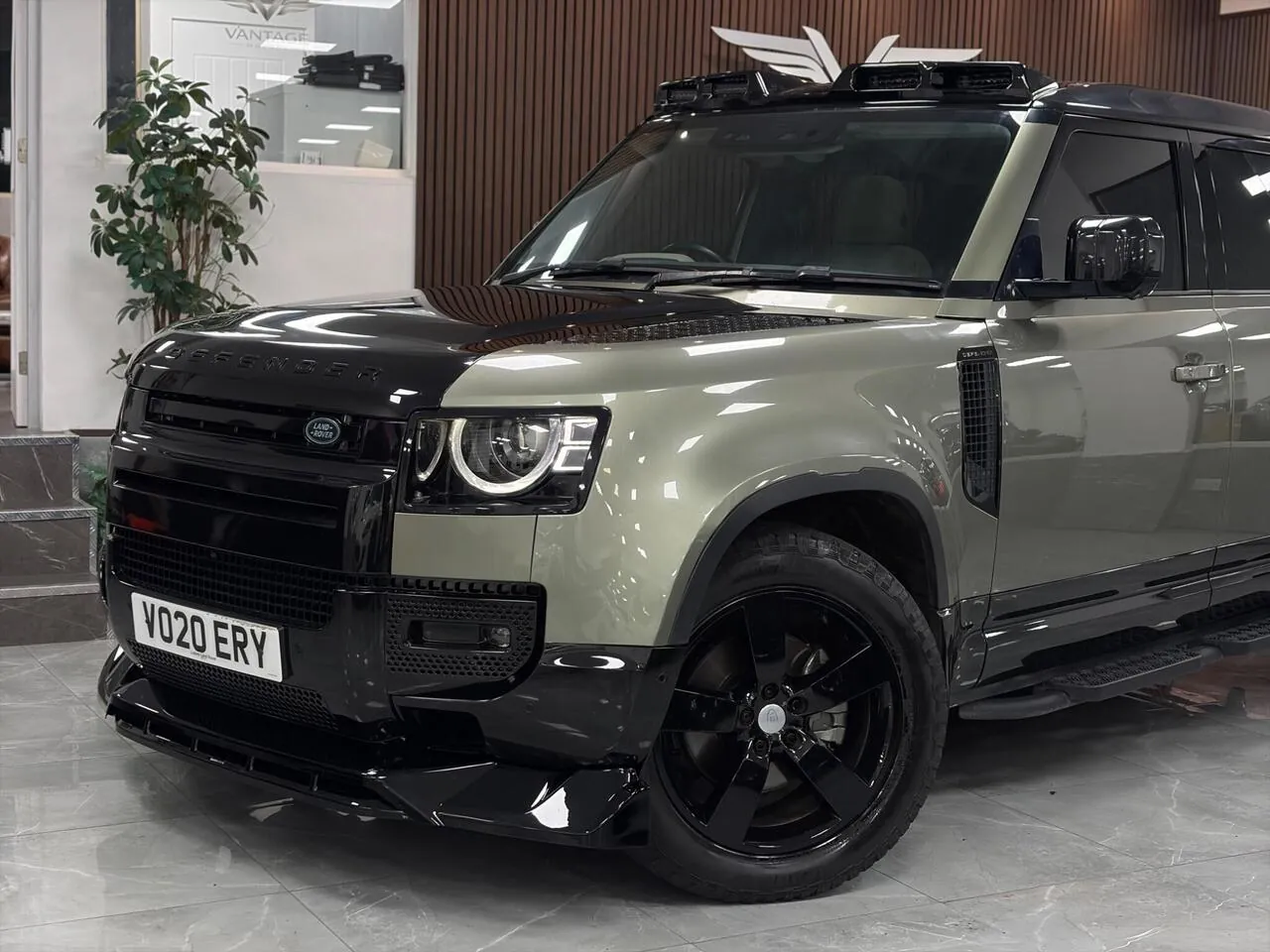Land Rover Defender 110 2020 photo 5