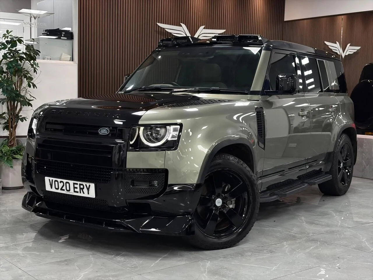 Land Rover Defender 110