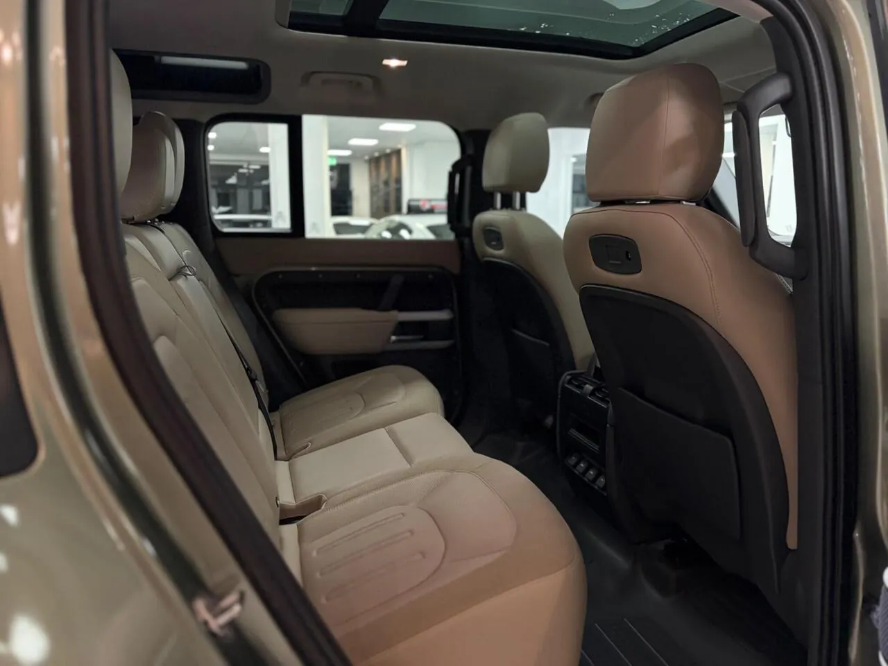 Land Rover Defender 110 2020 photo 3