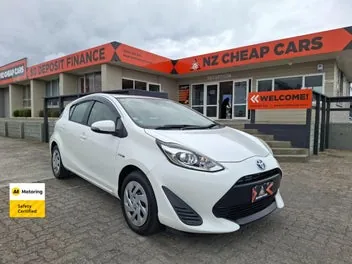 Toyota Aqua 2019 photo 2