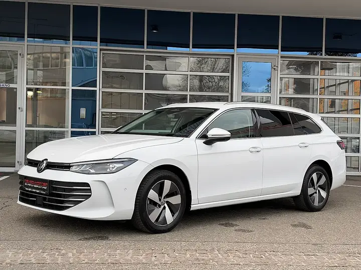 Volkswagen Passat 2024 photo 3