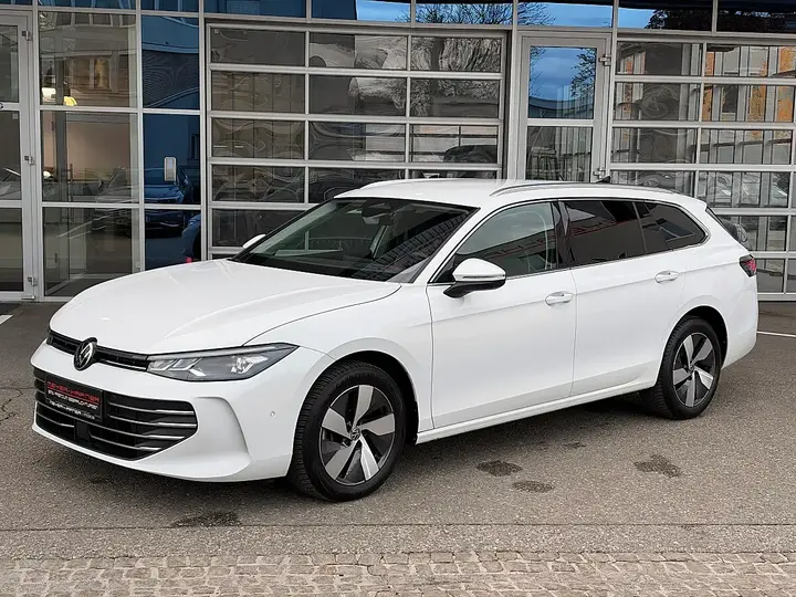 Volkswagen Passat 2024 photo 2