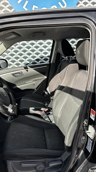 Suzuki Swift 2010 photo 5
