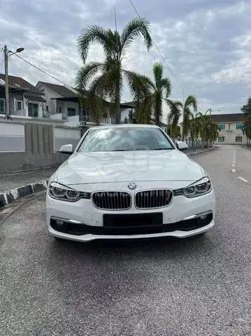 BMW 318I